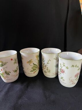 Botanical Porcelain cup Set - Floral Herb Motifs
